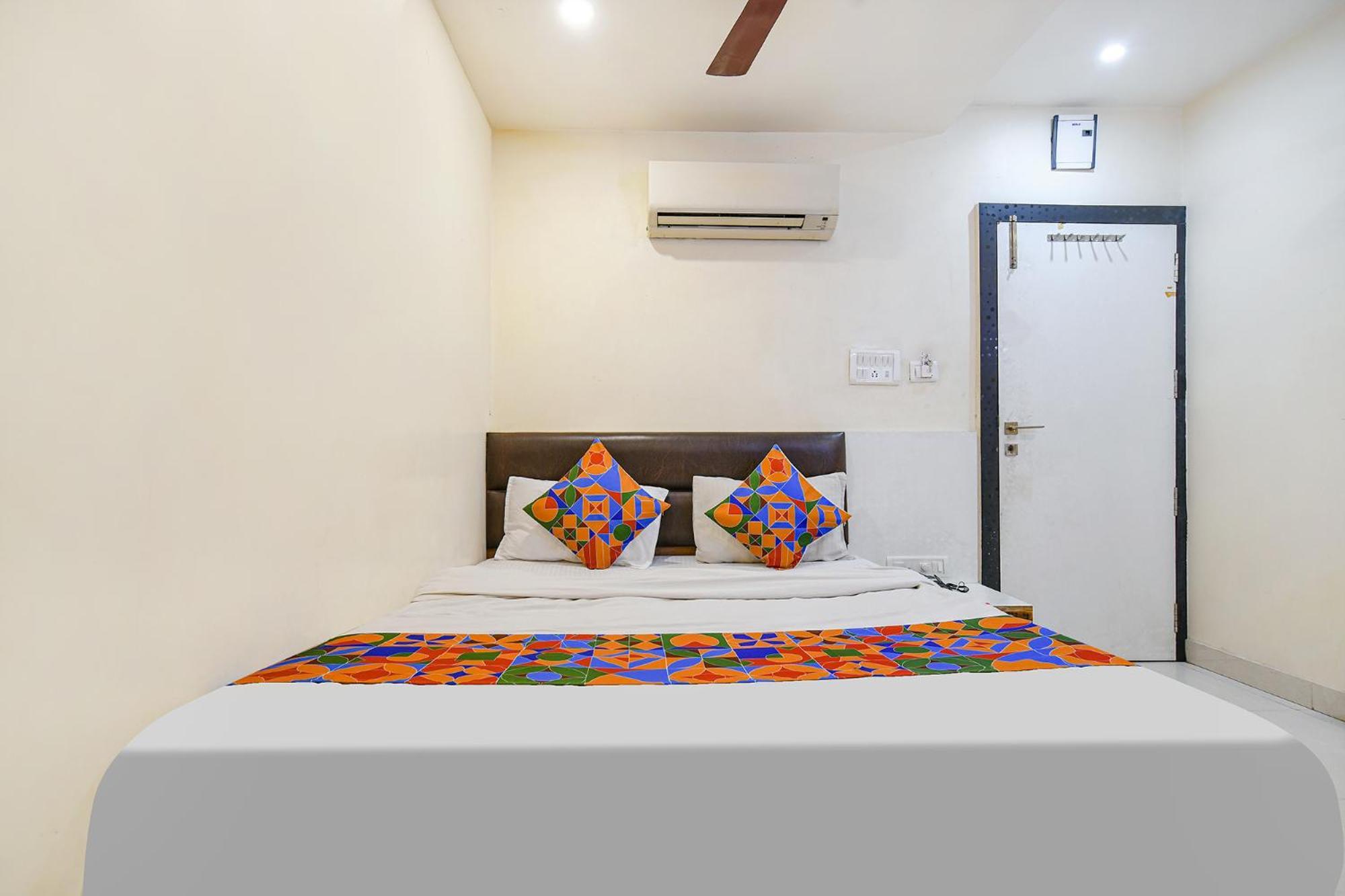Fabhotel Shivam Palace- Near Mahakal Mandir Удджайн Экстерьер фото