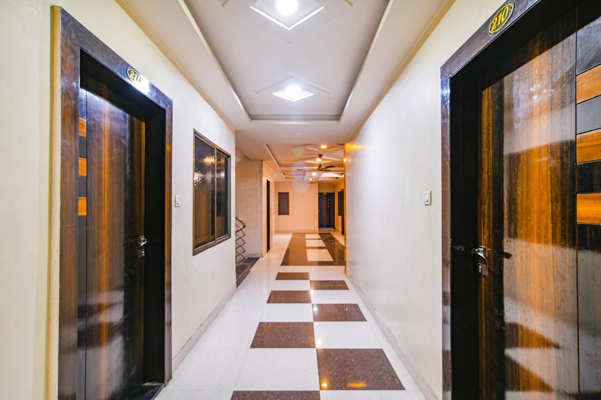 Fabhotel Shivam Palace- Near Mahakal Mandir Удджайн Экстерьер фото