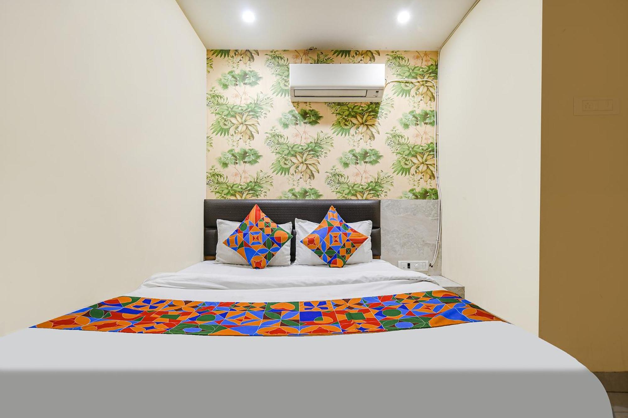 Fabhotel Shivam Palace- Near Mahakal Mandir Удджайн Экстерьер фото