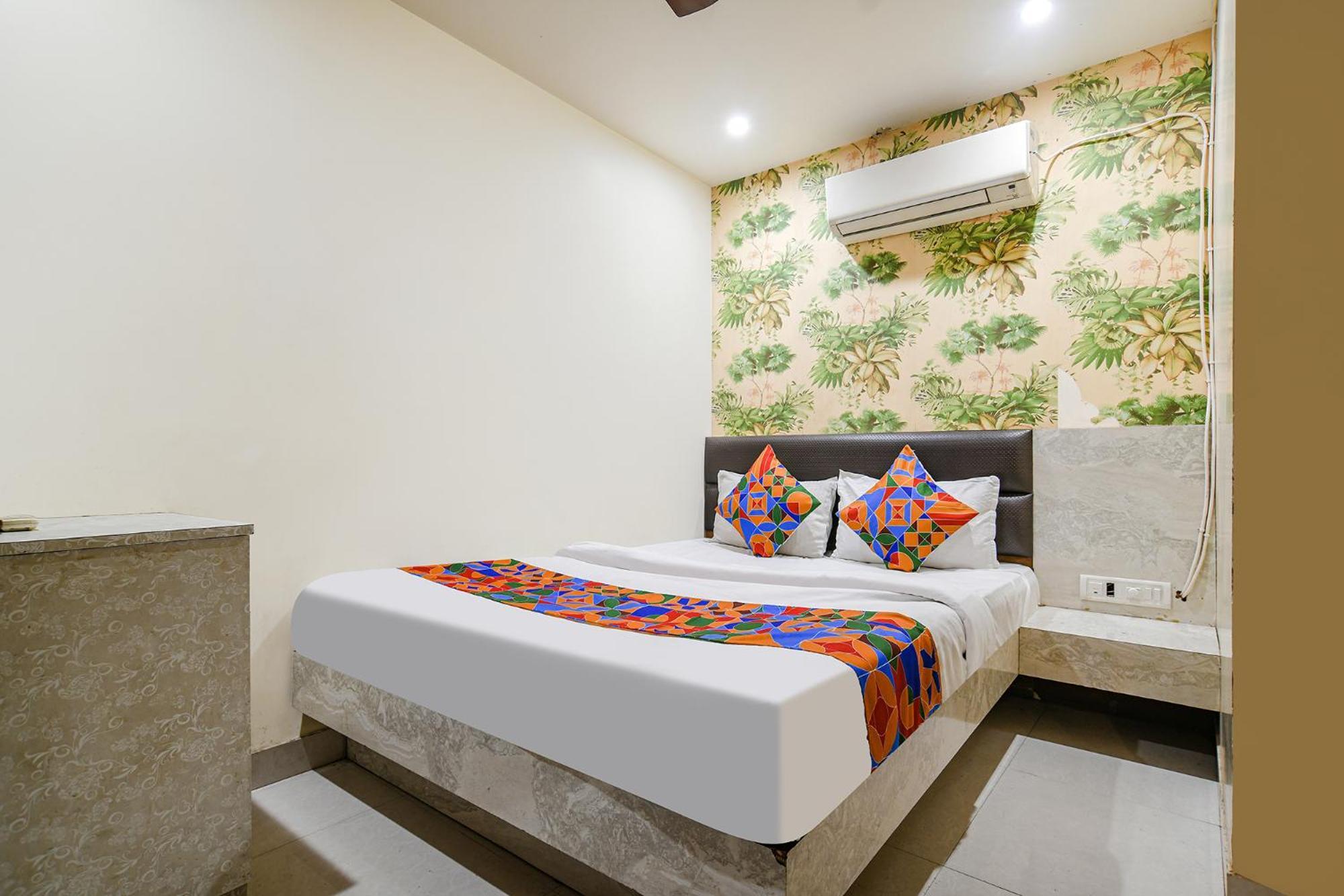 Fabhotel Shivam Palace- Near Mahakal Mandir Удджайн Экстерьер фото